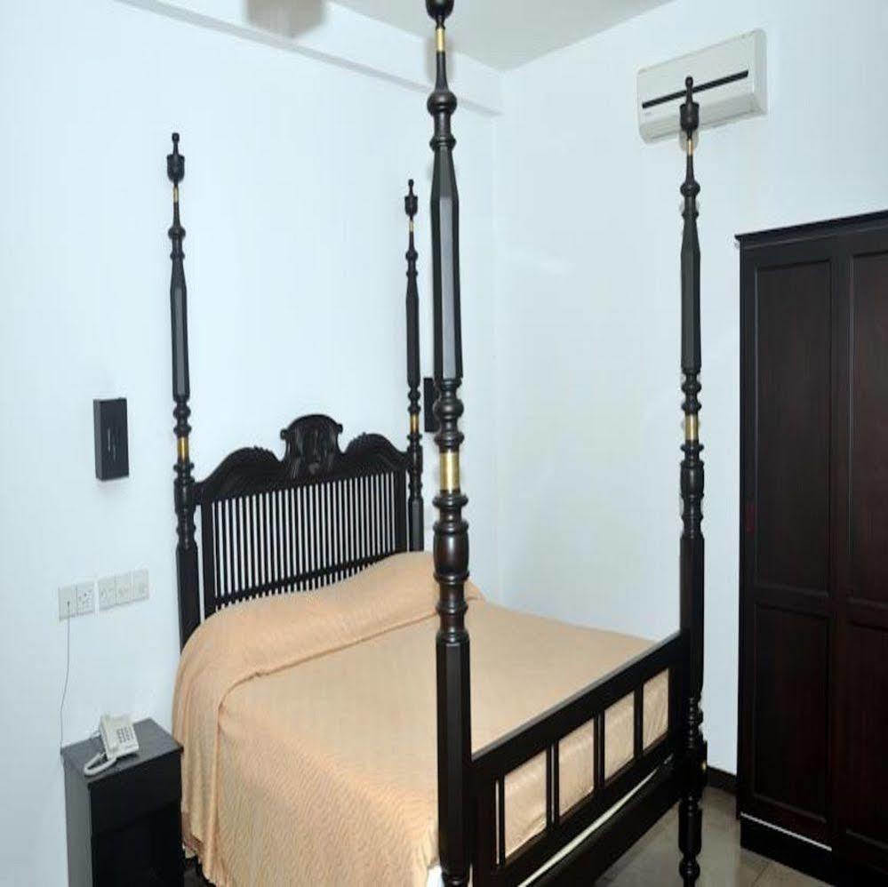 Scandinavia Hotel Hikkaduwa Esterno foto